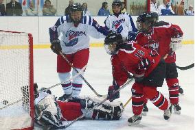 Japan hammers S. Korea in women's ice hockey